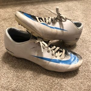 MERCURIAL NIKE SOCCER CLEATS